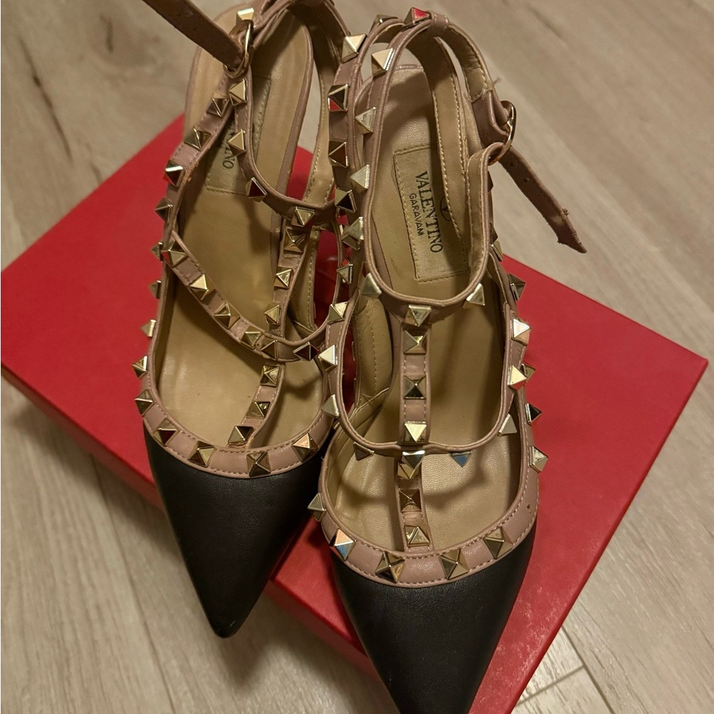 Valentino Rockstud Black and Tan Heels
